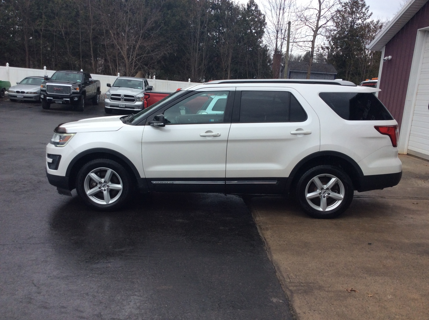 2016 Ford Explorer XLT - Photo 6