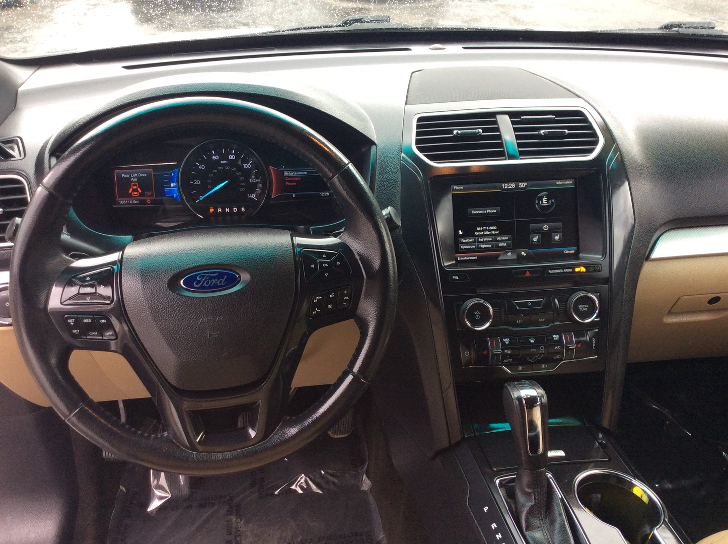 2016 Ford Explorer XLT - Photo 9