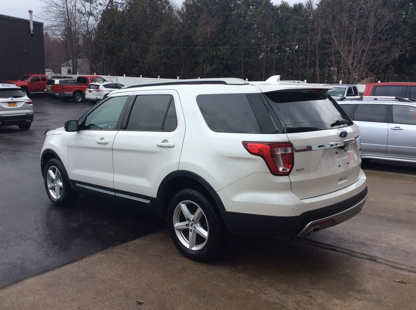 2016 Ford Explorer XLT - Photo 8