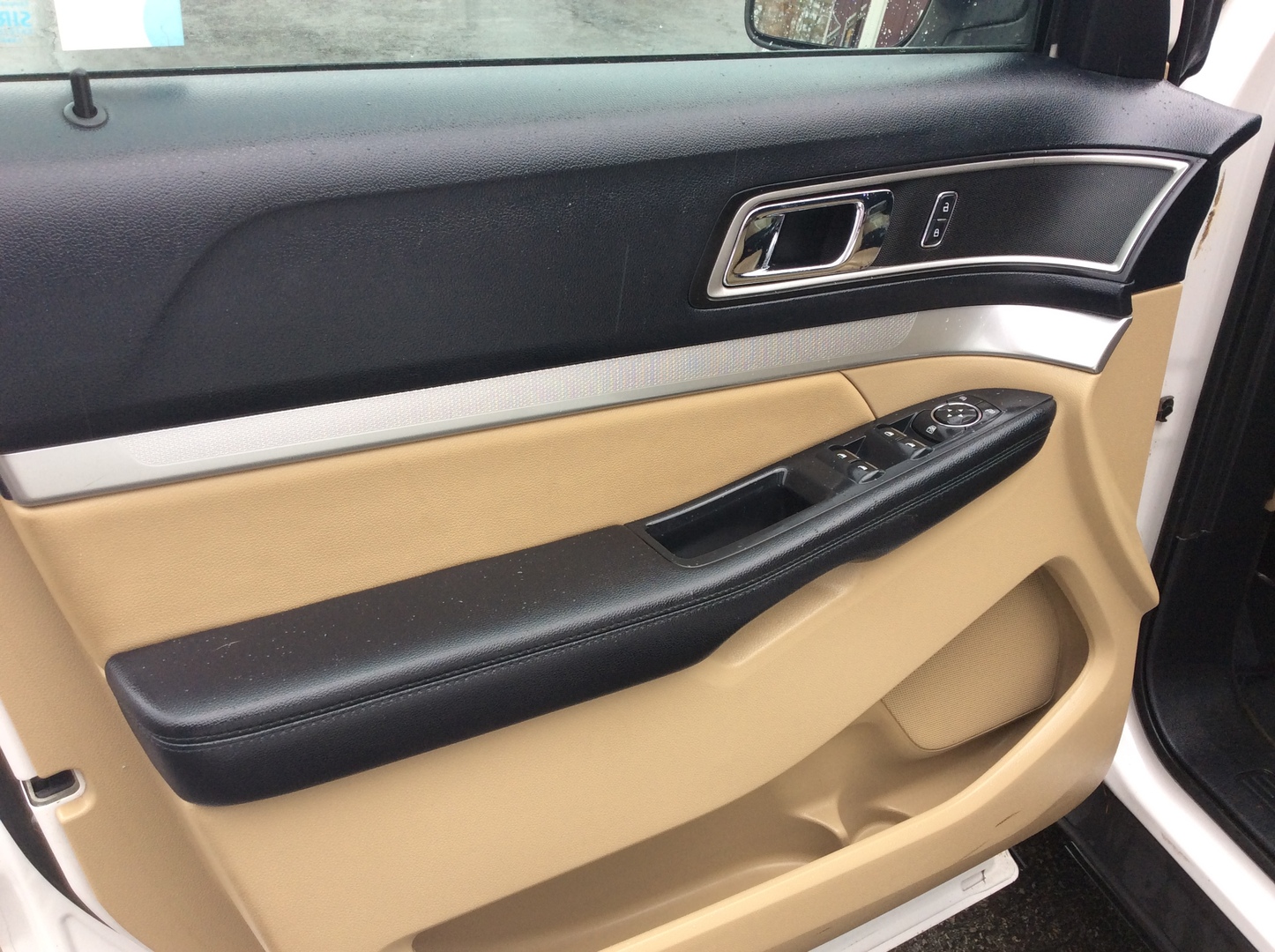 2016 Ford Explorer XLT - Photo 16