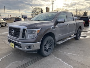 2017 Nissan Titan SL