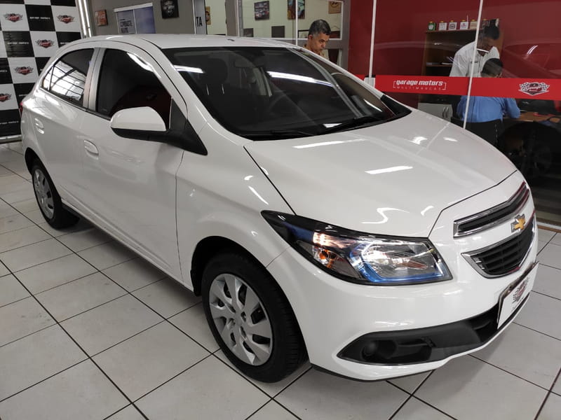 CHEVROLET ONIX 1.4 MT LT 2014/2015 FLEX em Maringa Garage Motors