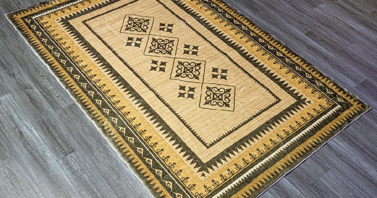 eTukuri - Products | Liyaa Collection Fur Rug