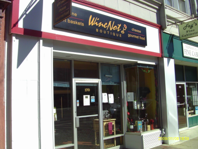 WineNot Boutique Logo