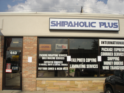 Shipaholic Plus-U-Haul Logo