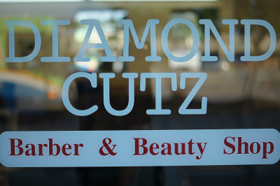 Diamond Cutz Barber &amp; Beauty Shop Logo