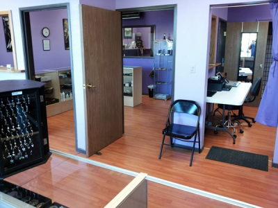 Hottie Body Jewelry and Tattoos Logo