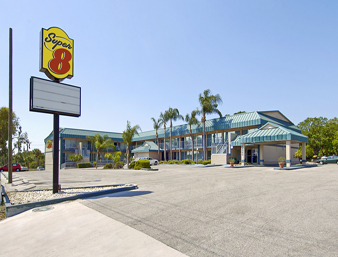 Super 8 Clearwater/US Hwy 19 N Logo