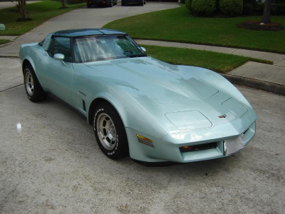 Lucky's Paint and Body Logo