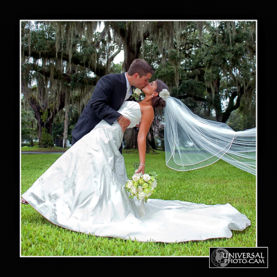 Universal Photo-Cam/Ron Beaver Logo