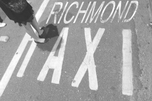 Richmond Golden Taxi Logo