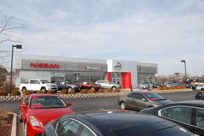 Rosen Nissan Milwaukee Logo