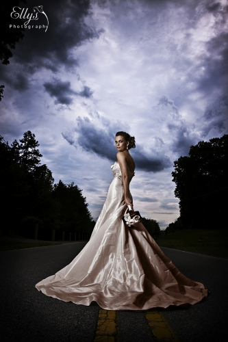 Elly&apos;s Photography Logo