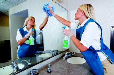 The Milwaukee Commercial Cleaning Company Logo