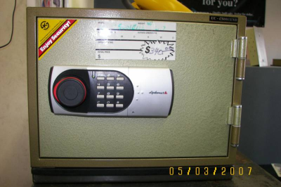 White Knight Safe & Lock Image