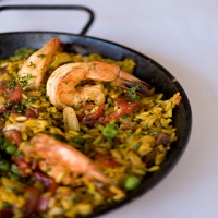 MÁS Tapas y Vino Logo