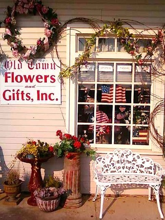 Old Town Flowers and Gift Logo