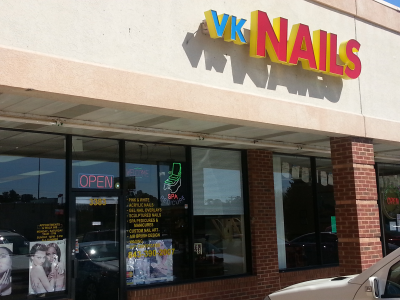 VK Nails Logo