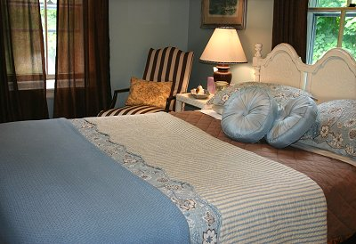 The Brewster Inn Logo