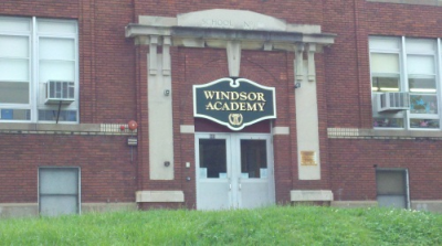 Business Closed Logo