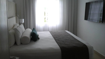 Tie The Knot Travel Image