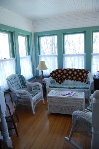 Maple Knoll Inn B & B Image