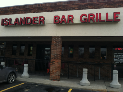 Islander Bar & Grille Image