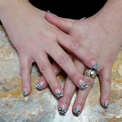 Essense Nail Salon Image