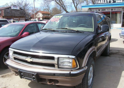 Farley's Wholesale Tire and Auto Image