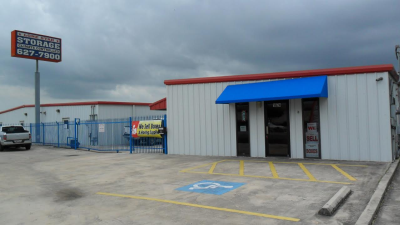 Lone Star Storage Logo