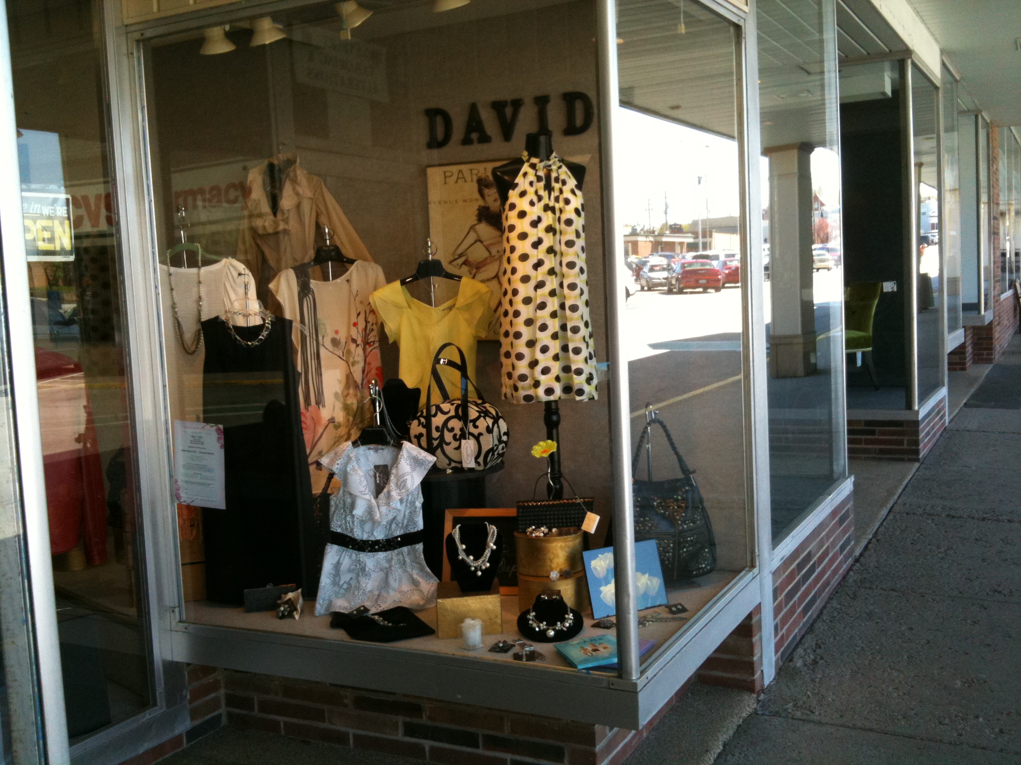 David's Contemporary Clothing For Men and Women Logo