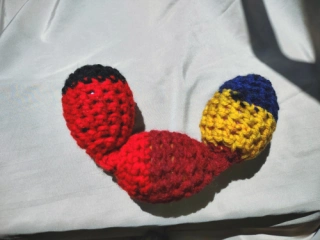 Train Chain Toy 3-Crochet Black Red Gold Blue Shaky Rattle Egg Pet Ferret Stashing Hauling Fun Toy #54