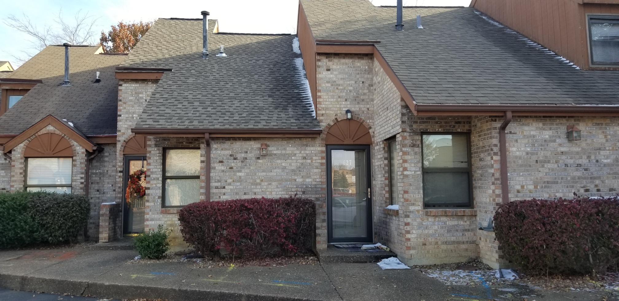 Estate Auction Two Bedroom Brick Townhouse Kurtz Auction & Realty Co.