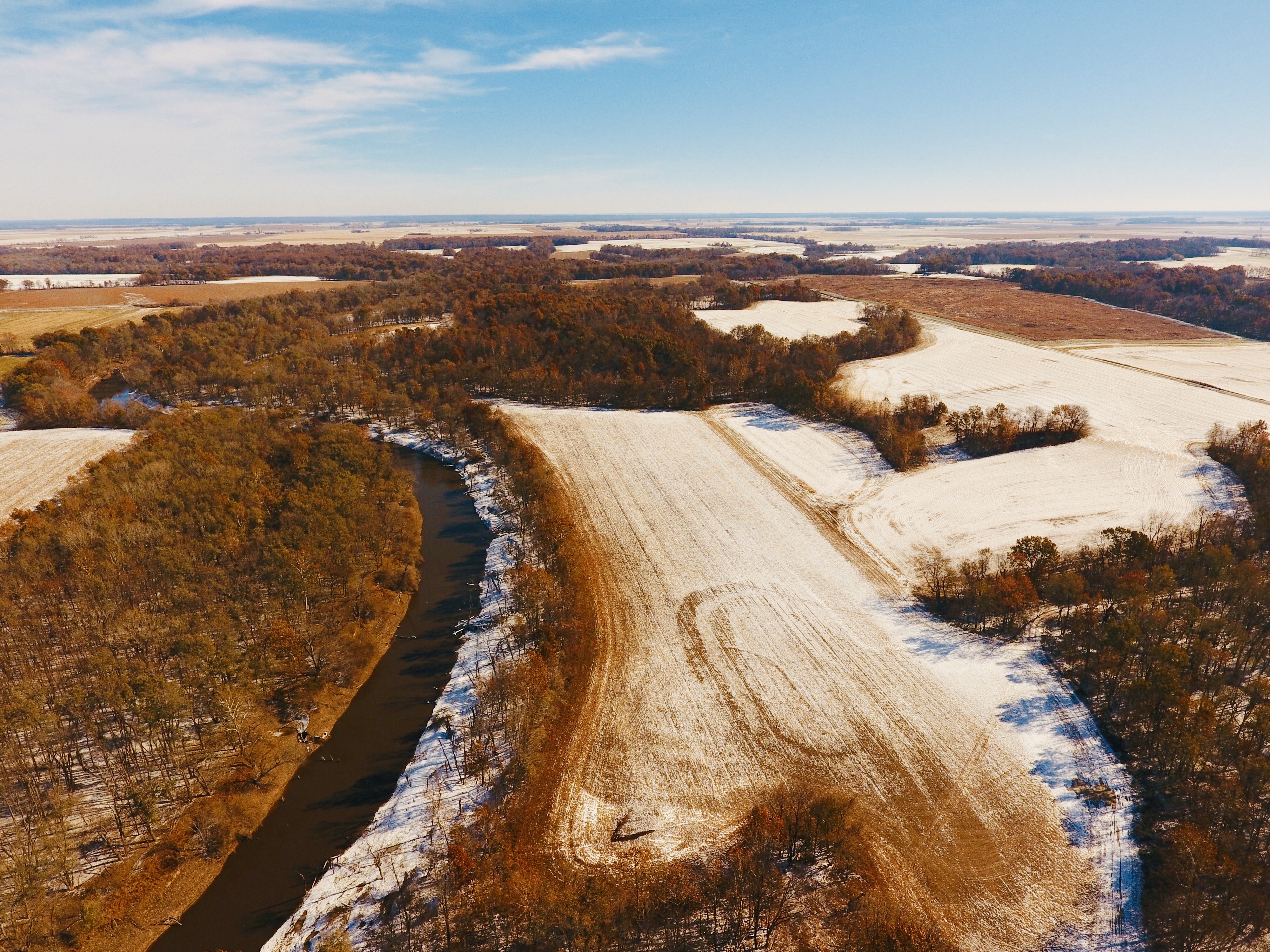 WHITE COUNTY, IL 667.66 +/ ACRES IRRIGATED & LEVIED Kurtz Auction
