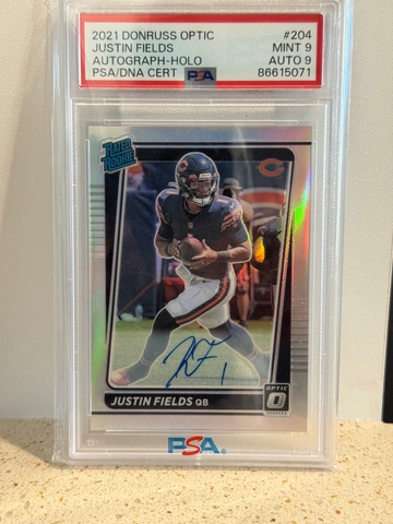 2021 Justin Fields Optic Rated Rookie Holo Auto /125 PSA 9