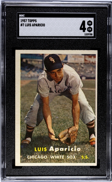 1957 Topps Luis Aparicio #7 (HOF)