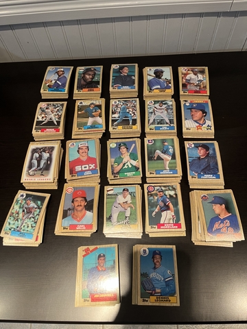 1987 Topps Baseball Near Complete Set 607/792 No Duplicates
