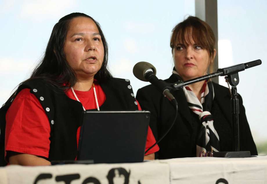 Here's a picture of Chief Judy Wilson with SumOfUs campaigner Lisa Lindsley