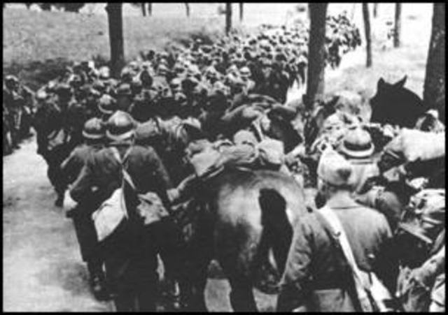 Italia entra a la guerra. Italia invade el sur de Francia el 21 de junio.