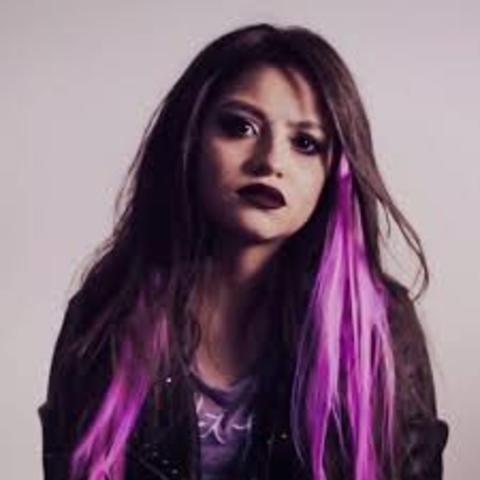 tiene segundo nombre es itzitery