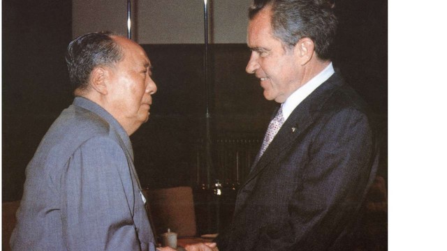 Nixon visits China