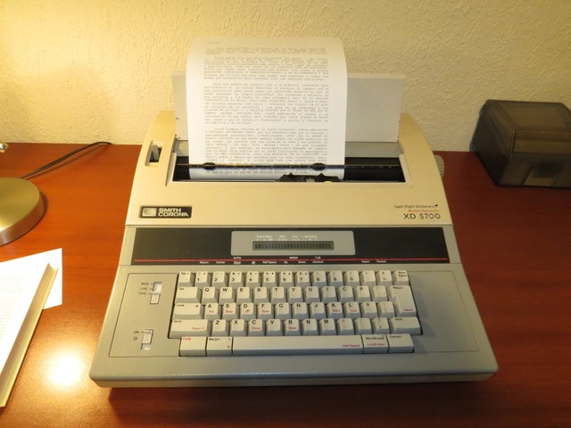 Maquina de escribir eléctrica(invención)