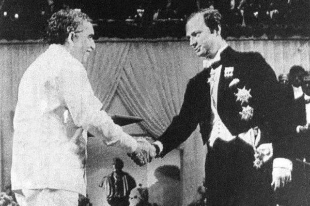 Gabriel García Márquez,  gana el Nobel de Literatura.