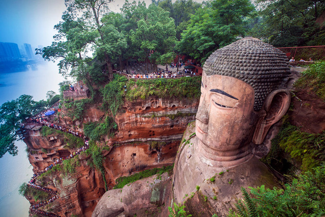 Visual Art: Leshan Giant Buddha