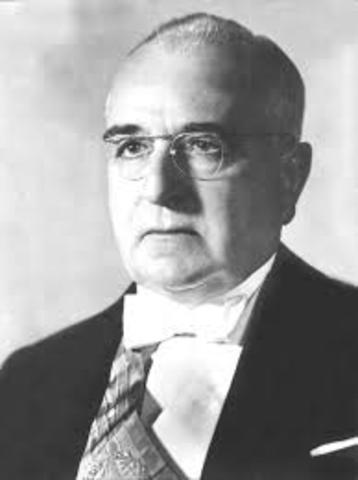 Dictator Getulio Vargas overthrows the government