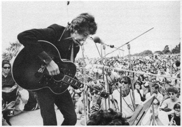 Bob Dylan plays Newport Folk Festival