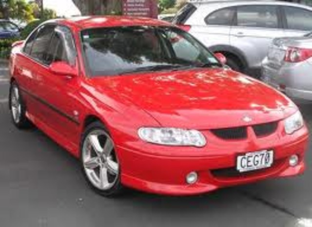 HOLDEN VX COMMADORE