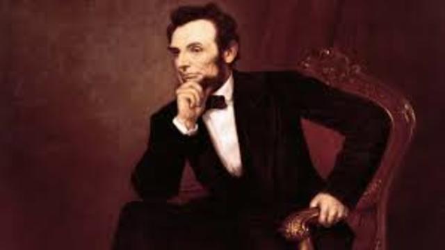 Lincoln arrives in office