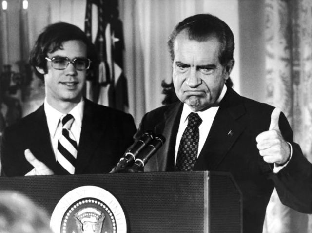 Nixon's resigns