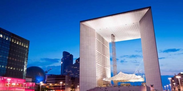 La Grande Arche De La Defense